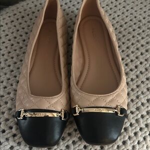 NWOT size 9 Aldo Quilted Beige and Black Loafers